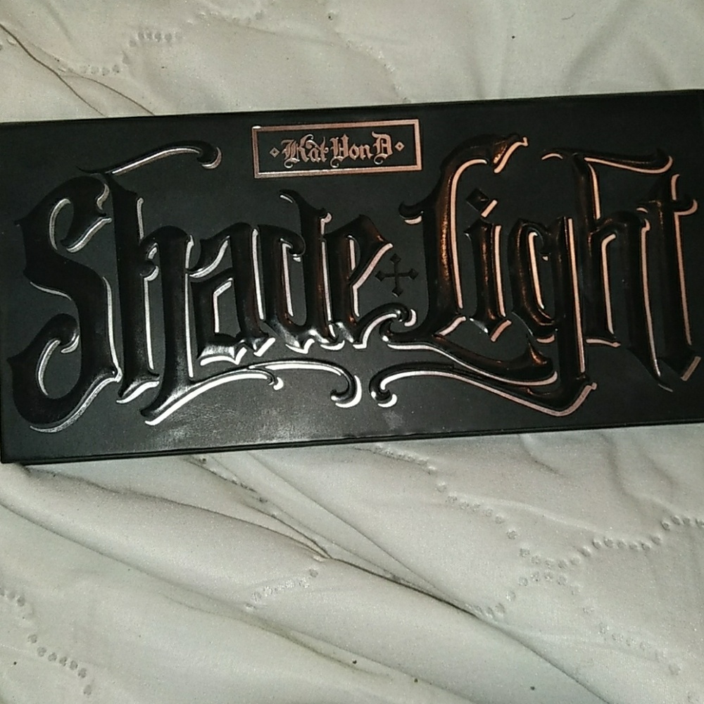 Kat Von D Shade Light